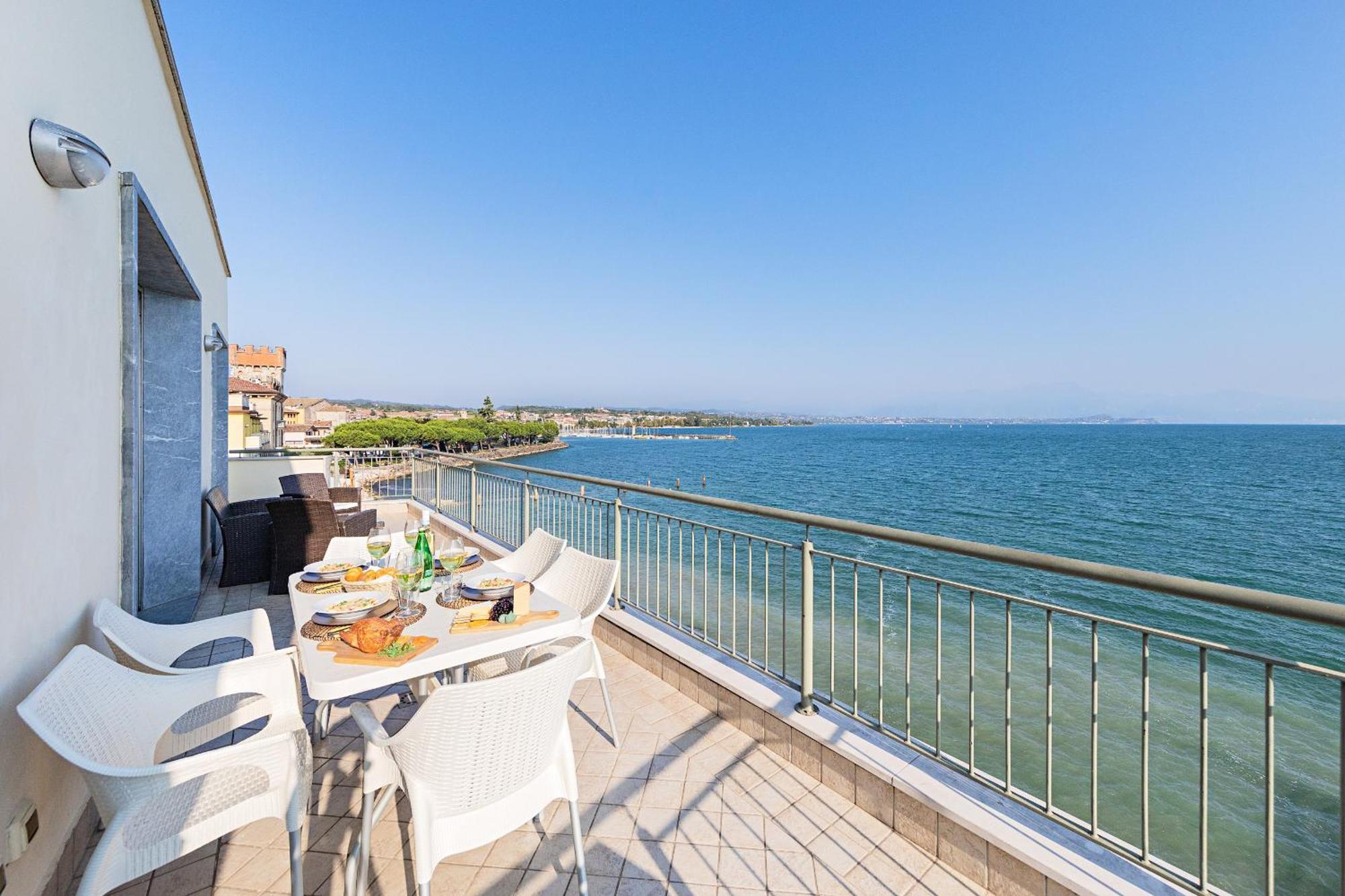 Residenza Miralago Iv By Wonderful Italy Desenzano del Garda