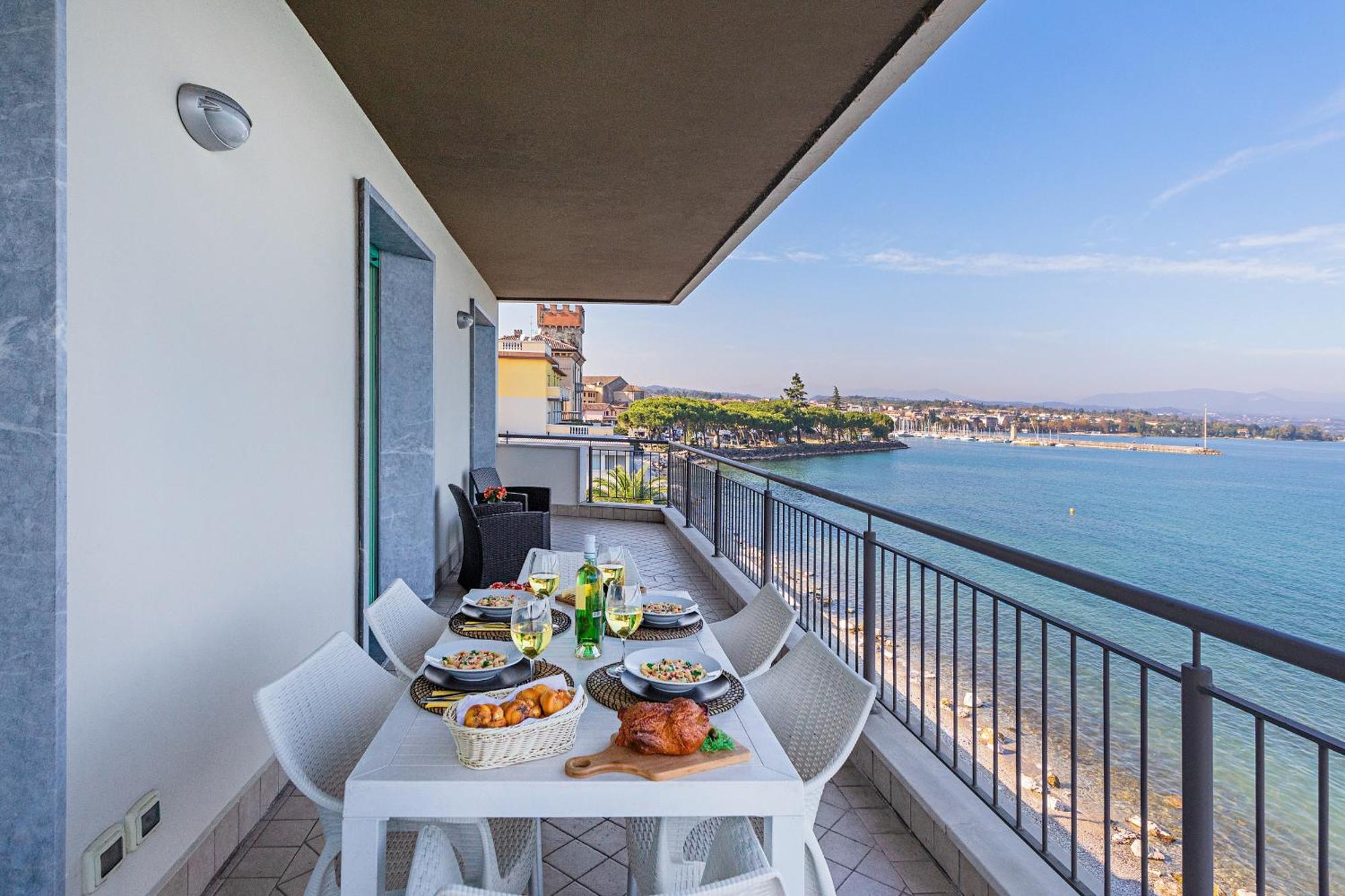 Residenza Miralago Iv By Wonderful Italy Desenzano del Garda