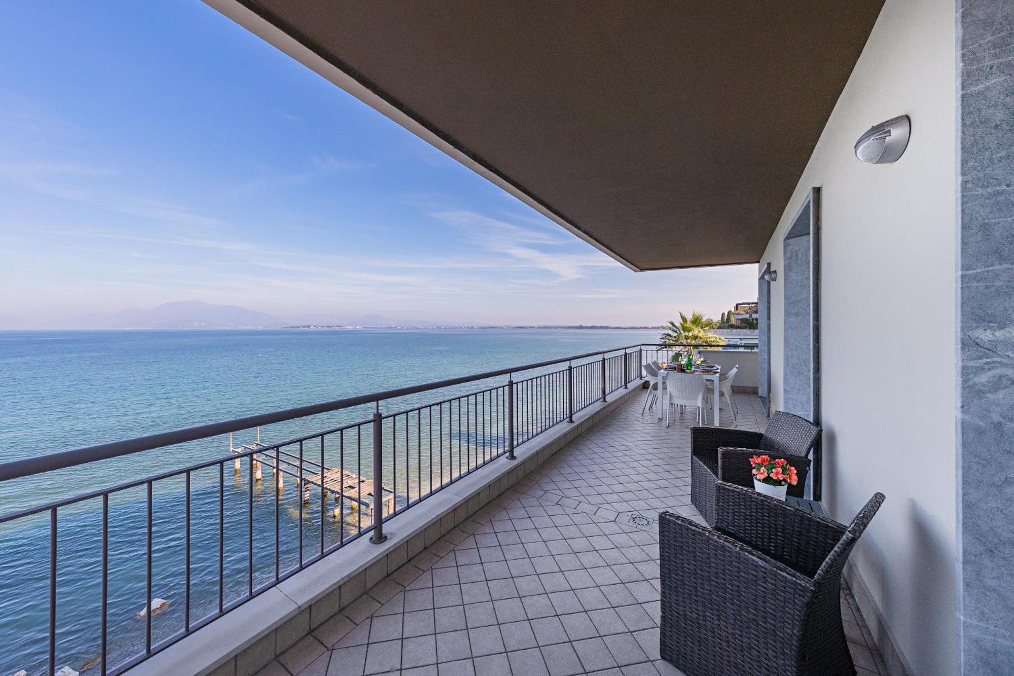 Residenza Miralago Iv By Wonderful Italy Desenzano del Garda