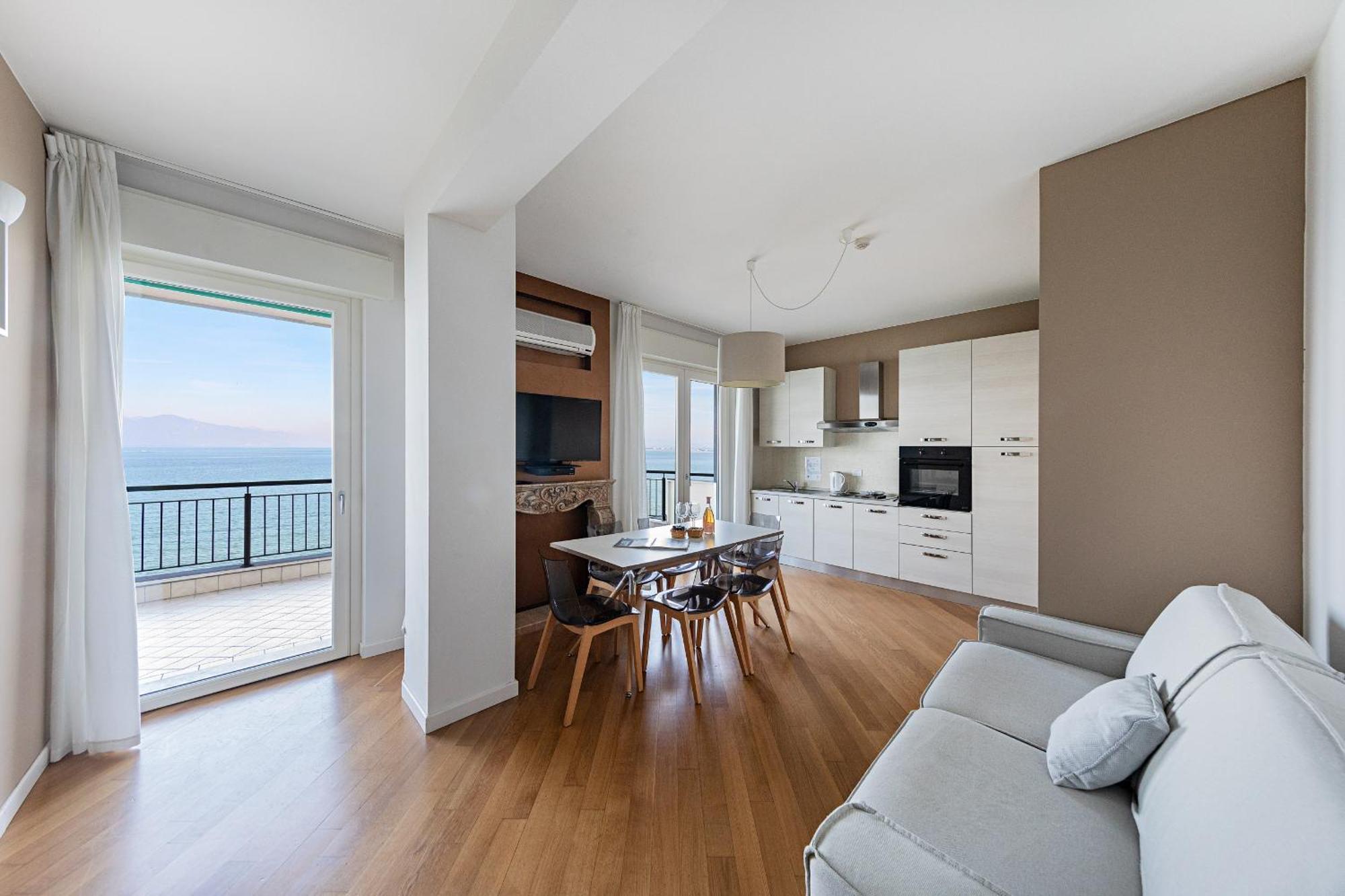 Apartment Residenza Miralago Iv By Wonderful Italy Desenzano del Garda